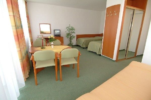 Przykładowy pokój 3-osobowy na pobycie leczniczym Cechsztyn