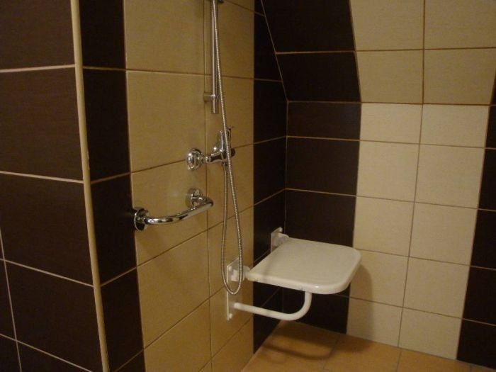 Przykładowa łazienka w budynku hotelowym Słowiniec