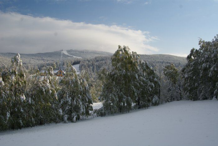 Widok na góry Izery zimą Centrum Rehabilitacji Czerniawa