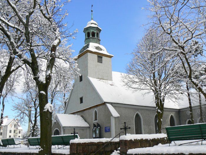 Kościół w Łebie w zimowej oprawie Zdrowotel