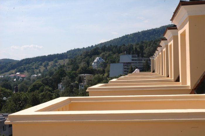 Widok z balkonu na panoramę Lwigród
